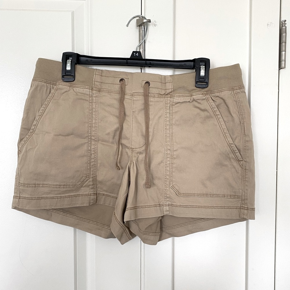 NWT! Natural Reflections Khaki Shorts sz 12